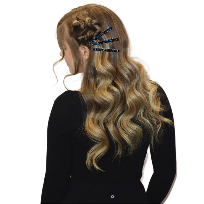Soft and Knotted Golden Sunset Waves