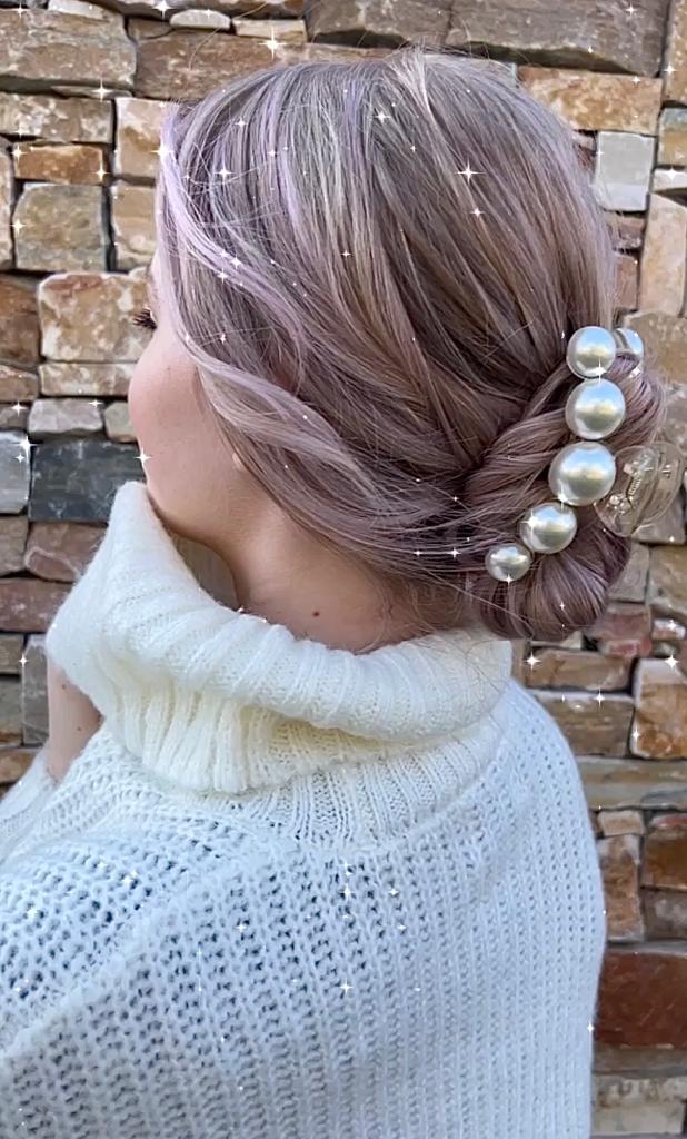 This is Why Pearl Hair Clips Are a Must For Fall - Posh in Progress